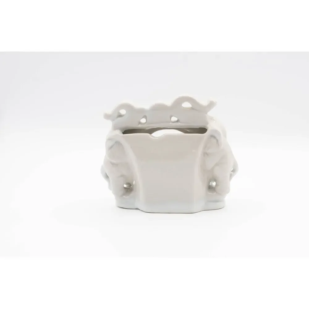 Unbranded design charming